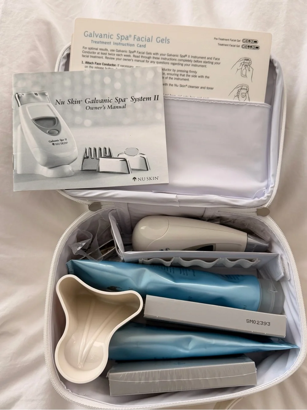 NuSkin Galvanic Spa System II Facial Kit